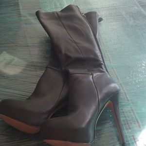 Sexy and stylish knee high faux leather boots